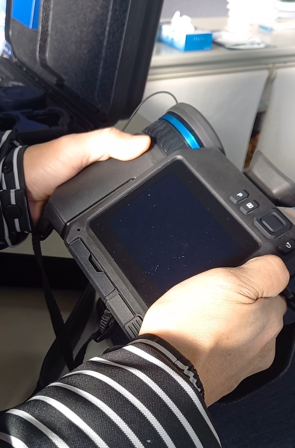 赤外線サーモグラフィーカメラ